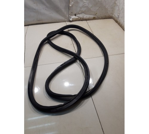 Уплотнитель багажника