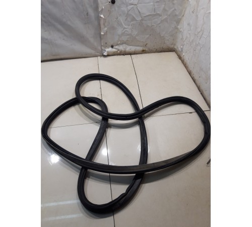 Уплотнитель багажника