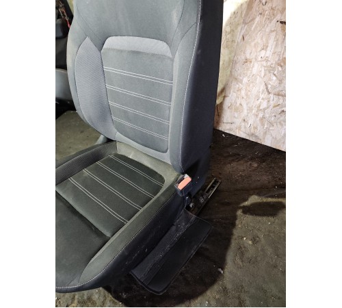 Сиденье переднее правое