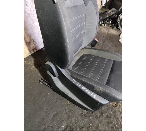 Сиденье переднее правое