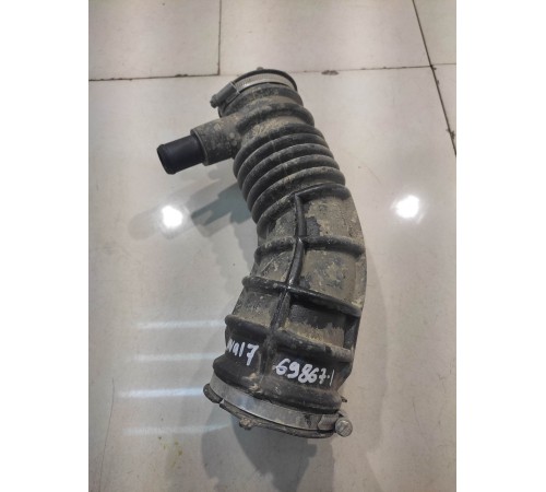 Патрубок воздушного фильтра