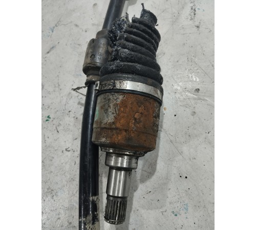 Привод (полуось) передний правый