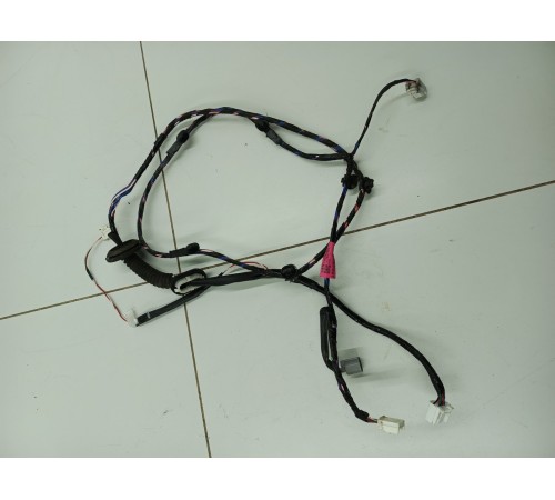 Электропроводка двери задняя левая