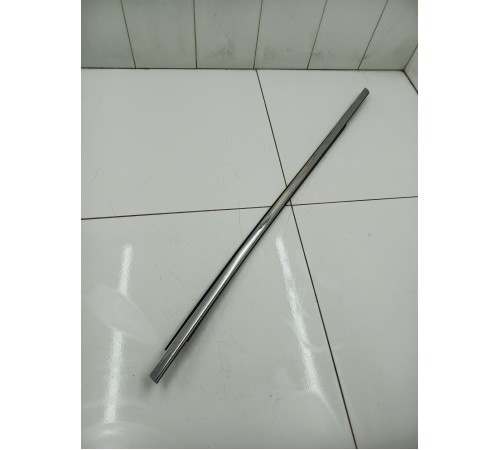 Уплотнитель стекла двери передний левый внешний