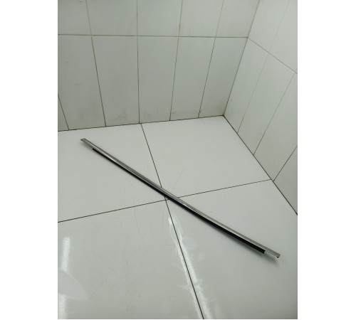 Уплотнитель стекла двери передний левый внешний