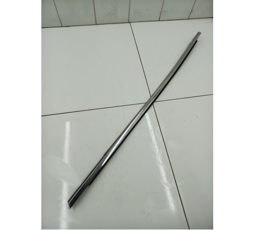 Уплотнитель стекла двери передний левый внешний