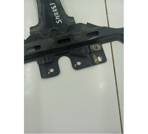 Кронштейн (стойка) замка капота