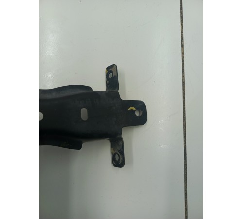 Кронштейн (стойка) замка капота