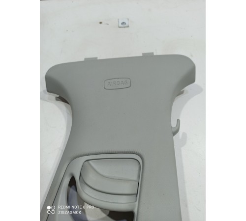 Обшивка центральной стойки правая верхняя