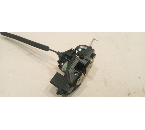 Замок двери задней левой