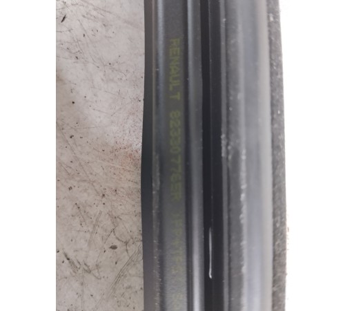 Уплотнитель стекла (задний правый)