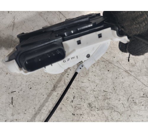 Замок двери передний правый