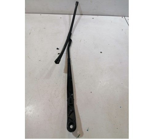 Поводок стеклоочистителя левый , водительский