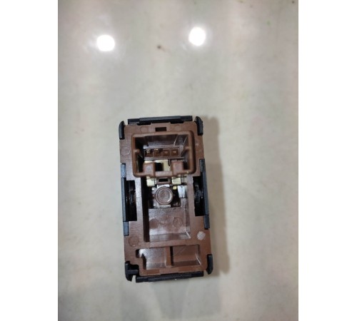 кнопка откидывания сиденья