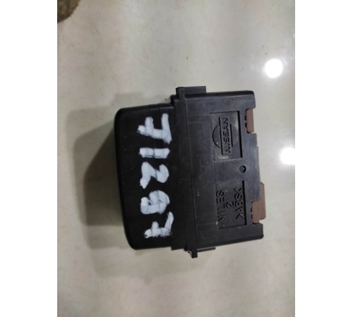 кнопка откидывания сиденья