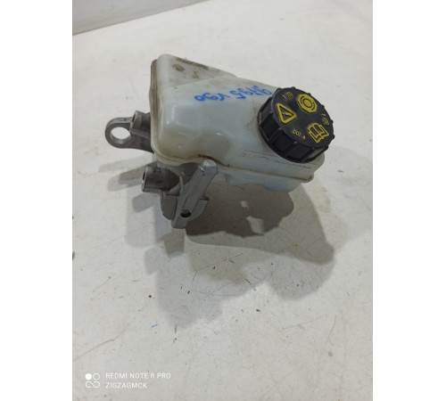 Главный тормозной цилиндр с бачком