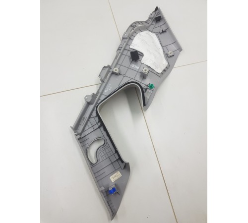 Обшивка задней стойки правая