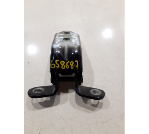 Петля двери(задняя левая нижняя)