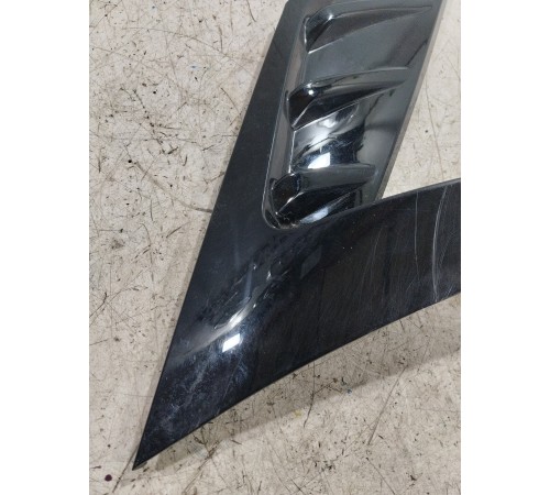 Накладка спойлера задняя правая