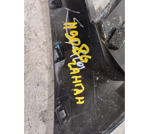 Накладка спойлера задняя правая