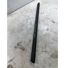 Уплотнитель стекла задний правый 