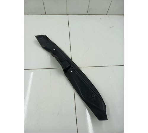 Уплотнитель крыла передний левый