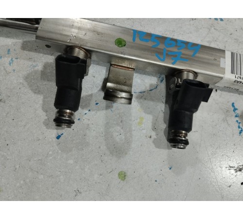 Топливная рампа с форсунками