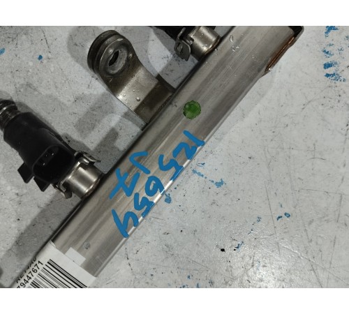 Топливная рампа с форсунками