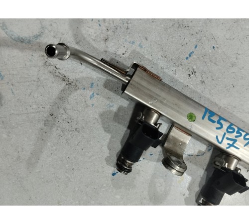 Топливная рампа с форсунками