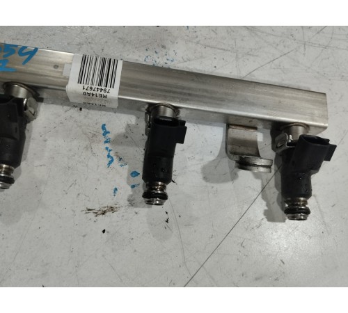 Топливная рампа с форсунками