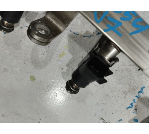 Топливная рампа с форсунками