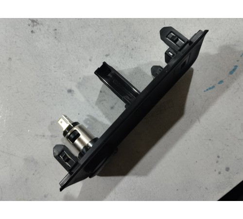 Накладка центральной консоли со слотом под карту