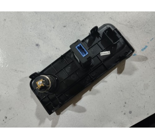 Накладка центральной консоли со слотом под карту