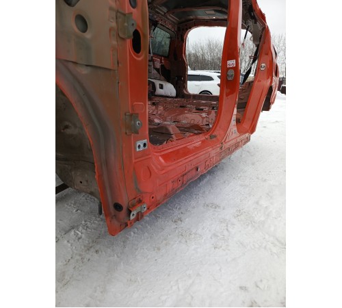 Порог со стойкой левый