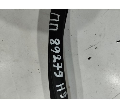 Уплотнитель двери(передний правый)