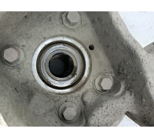 Кулак поворотный задний правый