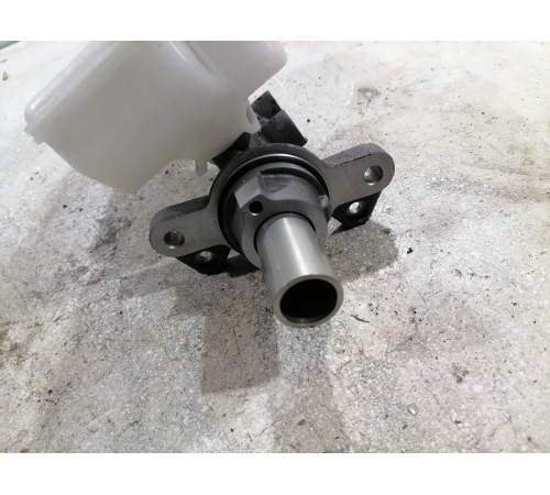 Главный тормозной цилиндр (в сборе)