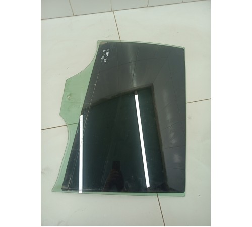Стекло двери заднее правое