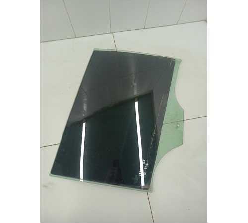 Стекло двери заднее правое