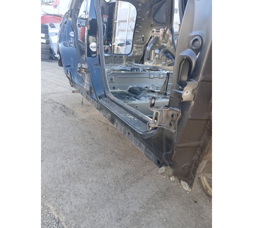 Порог со стойкой правый