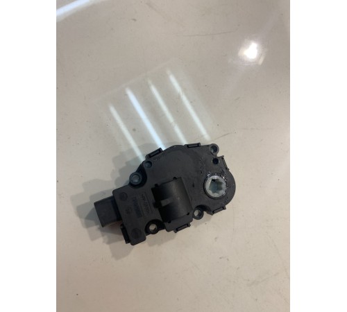 Моторчик привода заслонок отопителя