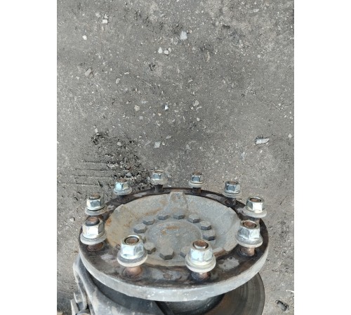 Ступица передняя левая