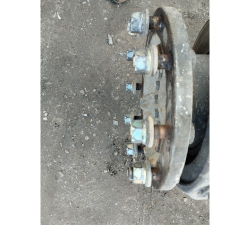 Ступица передняя левая