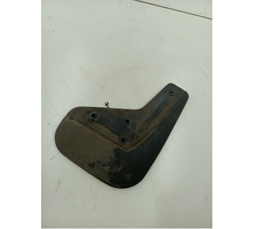 Брызговик передний правый