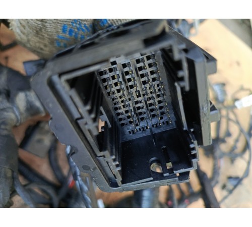 Электропроводка подкапотная с монтажным блоком