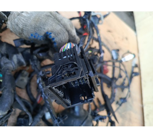 Электропроводка подкапотная с монтажным блоком