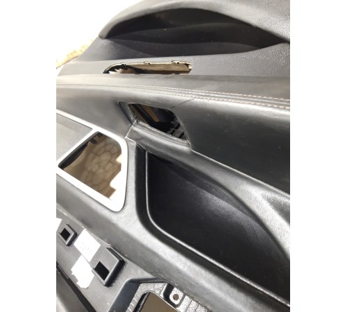 Обшивка двери (задняя левая)