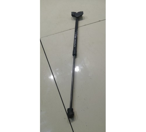 Амортизатор багажника