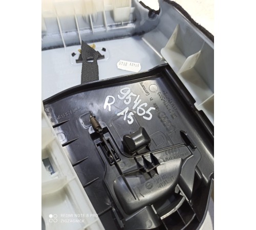 Обшивка центральной стойки(правая верхняя)