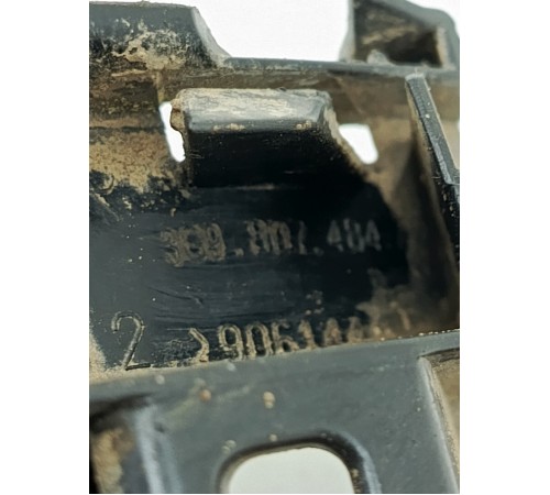 Кронштейн заднего бампера правый